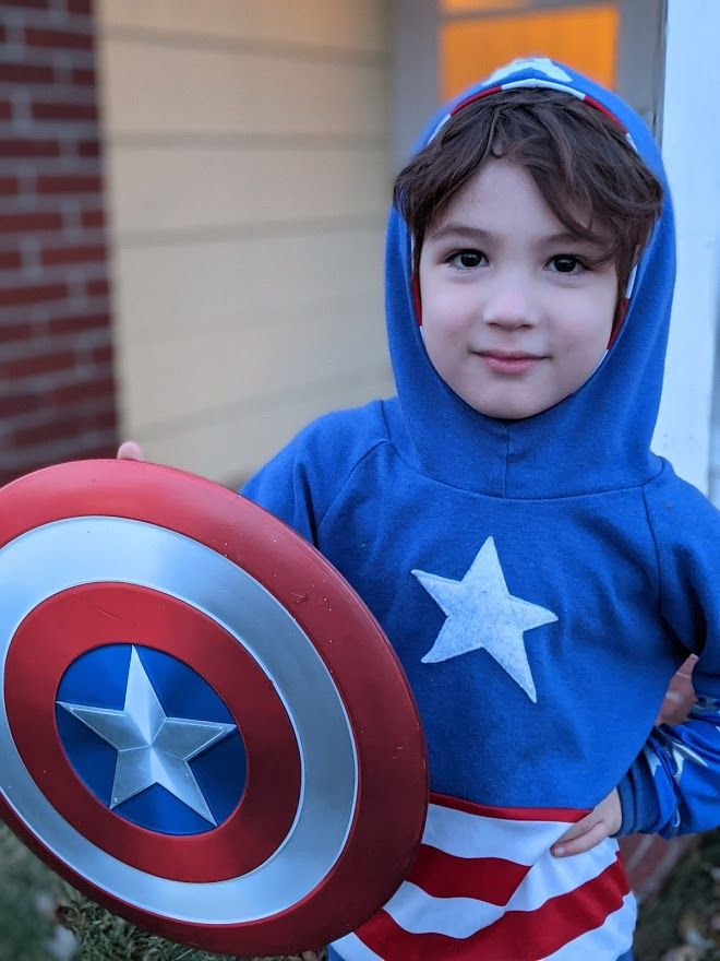 DIY Captain America Shield for Kids Using a Big Frisbee