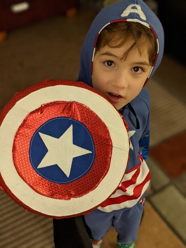 DIY Captain America Shield for Kids Using a Big Frisbee